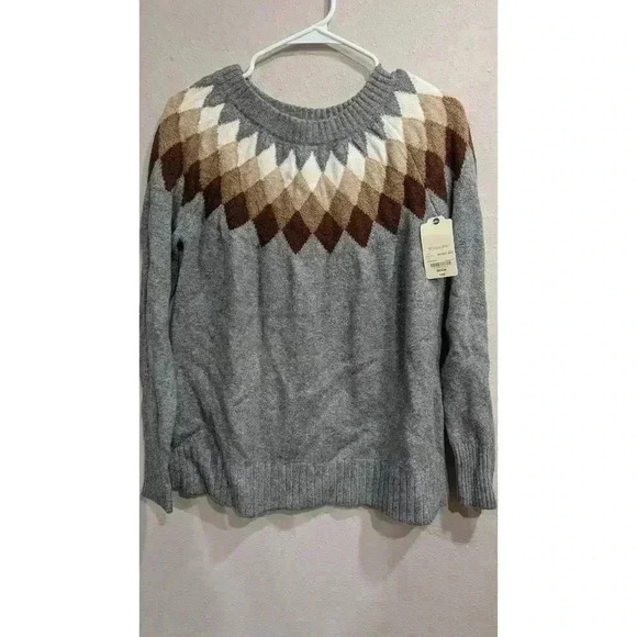 St John's Bay Sweaters - Women's grey St Johns Bay Sweater w/ diamond pattern at collar NEW w/ tags!